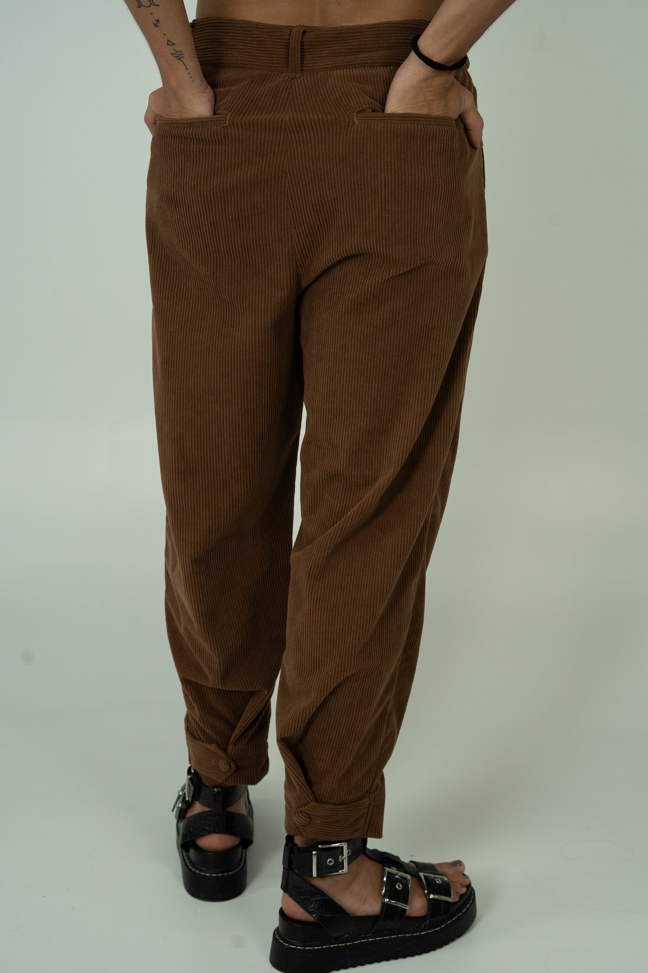 PANTALON MODERN CORDUROY